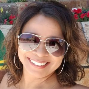 Meet your Posher, Frida B.